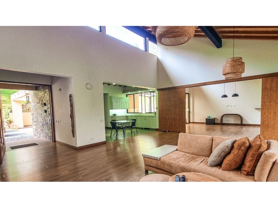 Beautiful single family home in el Escobero